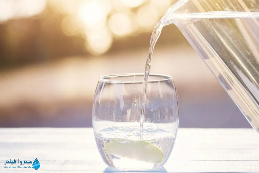 آیا نوشیدن آب به کاهش وزن کمک می‌کند؟