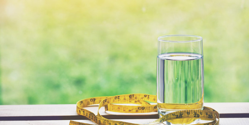 آیا نوشیدن آب به کاهش وزن کمک می‌کند؟